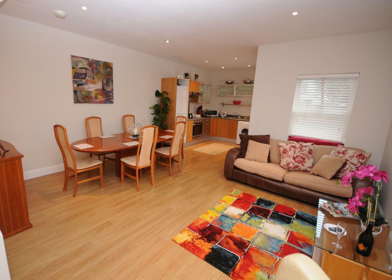5 College Crescent Lägenhet Galway Exteriör bild